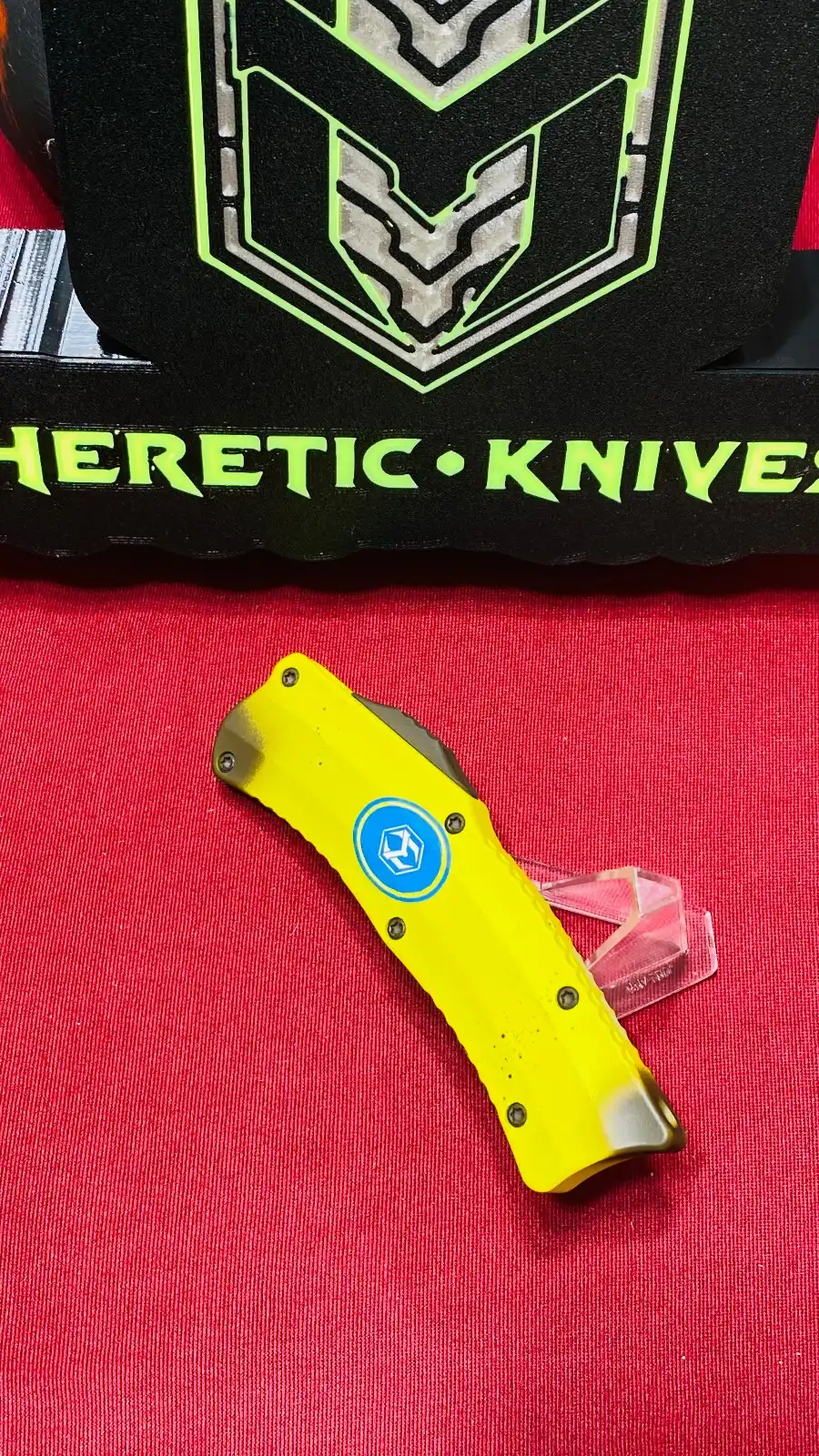 Heretic ROC Stabnana- Freshly Peeled Magnacut - Cerakote Banana Handles - Curved OTF - H060-FP-NANA - Image 2