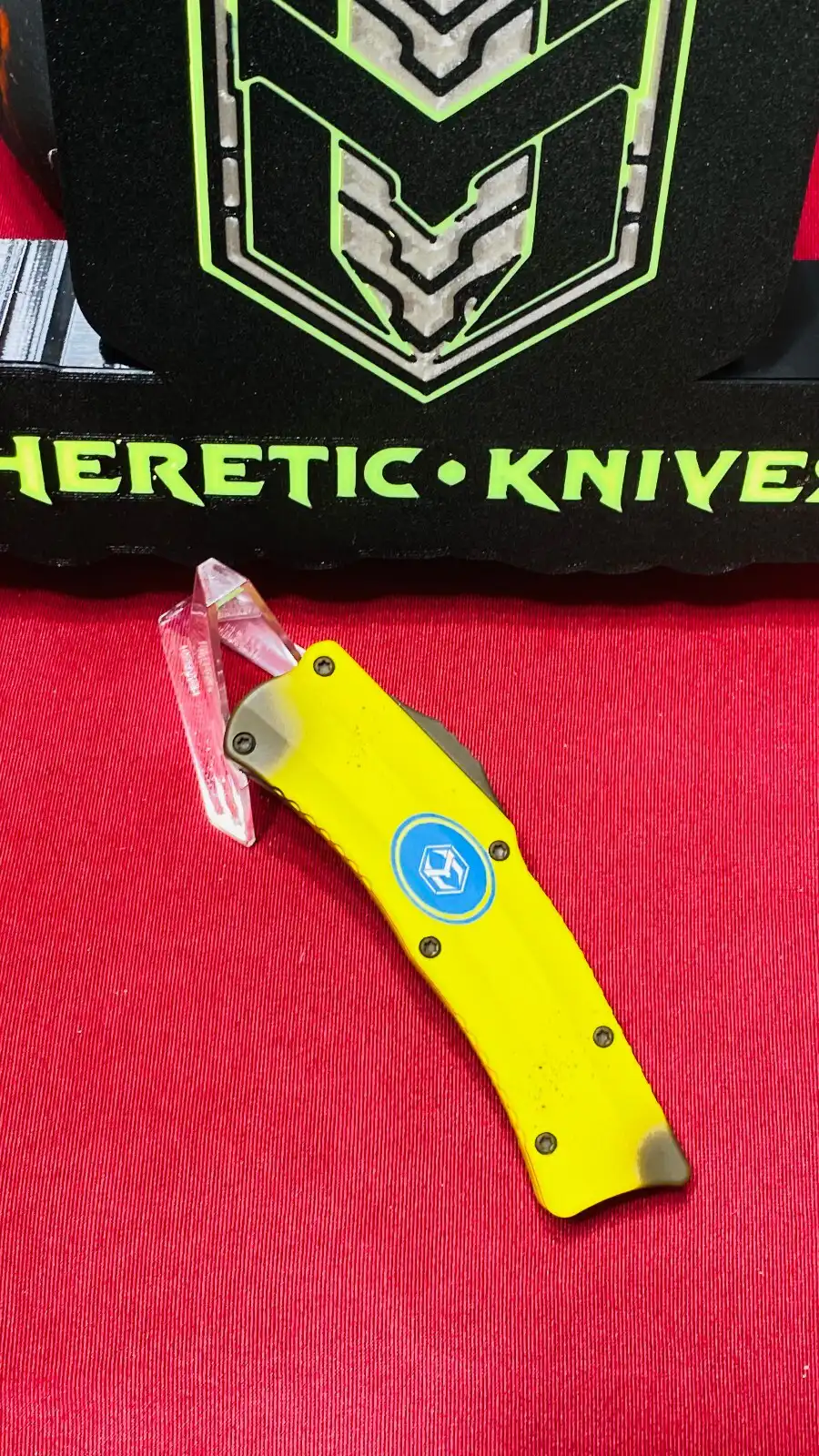 Heretic ROC Stabnana- Freshly Peeled Magnacut - Cerakote Banana Handles - Curved OTF - H060-FP-NANA - Image 5