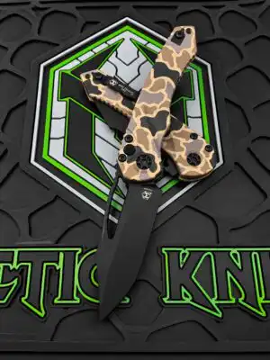 Heretic Mini Pariah - Duck Camo Gator Grip, Auto, Single Edge Magnacut Steel